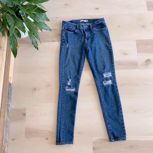 Levi’s 711 Skinny Jeans